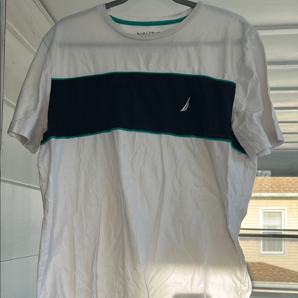 Nautica Men's White and Blue T-Shirt